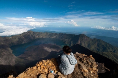 Climbing Journal Mount Rinjani package (Trekking Rinjani)  [flickr.com]  CC BY 
Informations sur les licences disponibles sous 'Preuve des sources d'images'