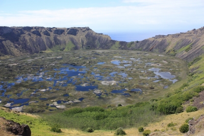 Easter Island, Rano Kau (Arian Zwegers)  [flickr.com]  CC BY 
Informations sur les licences disponibles sous 'Preuve des sources d'images'