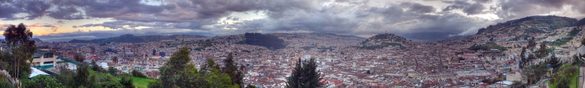 el ventanal afternoon, Quito Ecuador - panorama (stephen velasco)  [flickr.com]  CC BY-ND 
Informations sur les licences disponibles sous 'Preuve des sources d'images'