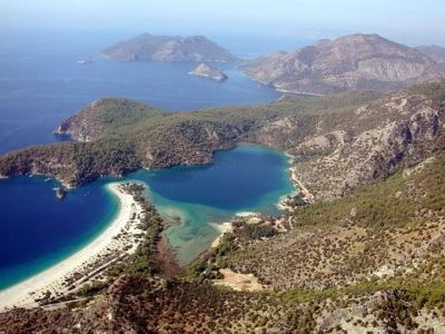 Ölüdeniz (Philippe Perreaux)  [flickr.com]  CC BY 
Informations sur les licences disponibles sous 'Preuve des sources d'images'