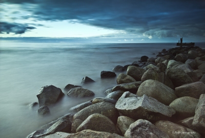 Long Exposure at Tuja Mole (Eduards Pulks)  [flickr.com]  CC BY-ND 
Informations sur les licences disponibles sous 'Preuve des sources d'images'