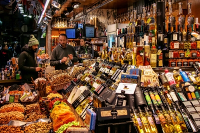 Mercat de Sant Josep - La Boqueria (Jorge Franganillo)  [flickr.com]  CC BY 
Informations sur les licences disponibles sous 'Preuve des sources d'images'