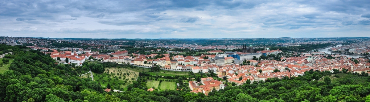 Prague Pano (mendhak)  [flickr.com]  CC BY-SA 
Informations sur les licences disponibles sous 'Preuve des sources d'images'