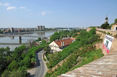 Serbia-0327 - Views form the Petrovaradin Fortress (Dennis Jarvis)  [flickr.com]  CC BY-SA 
Informations sur les licences disponibles sous 'Preuve des sources d'images'