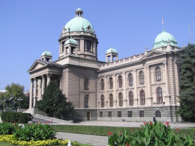 Serbian National Assembly building in Belgrade (Filip Maljkovi?)  [flickr.com]  CC BY-SA 
Informations sur les licences disponibles sous 'Preuve des sources d'images'