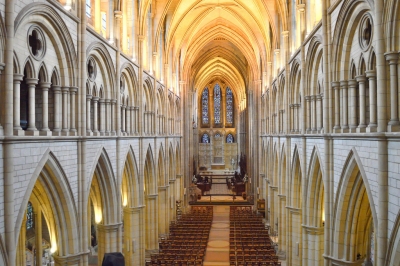 Truro Cathedral, Cornwall (JackPeasePhotography)  [flickr.com]  CC BY 
Informations sur les licences disponibles sous 'Preuve des sources d'images'