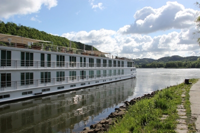 Uniworld River Cruises River Beatrice in Passau Germany (Gary Bembridge)  [flickr.com]  CC BY 
Informations sur les licences disponibles sous 'Preuve des sources d'images'